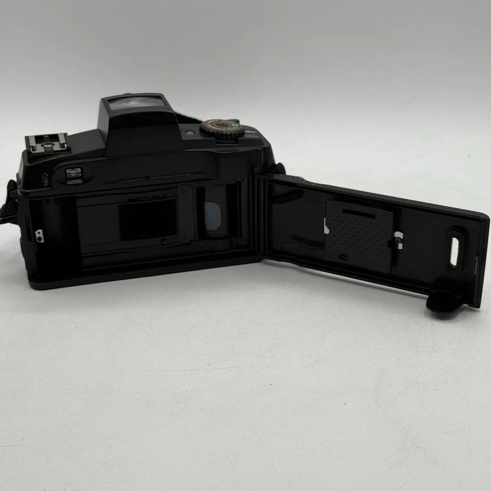Vintage Matsui KIT 3006‎ W/Flash Focus 50mm Optical Lens Red Eye Reduction